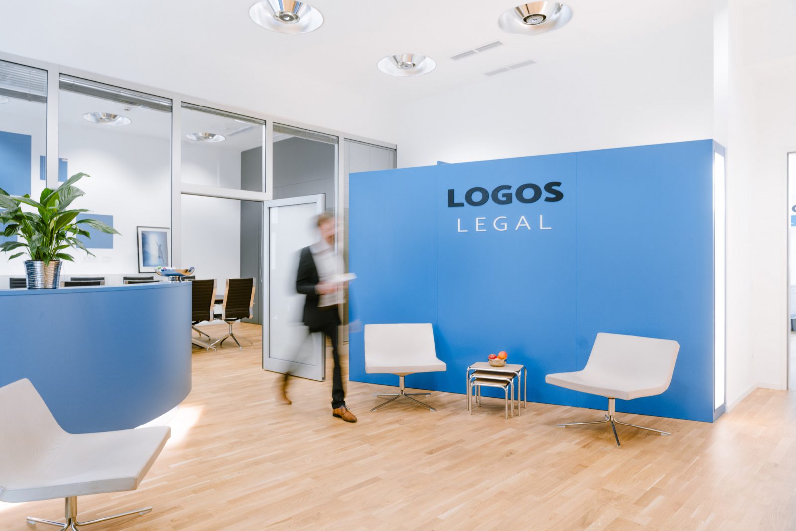 Großflächige Kanzlei-Ansicht von LOGOS LEGAL in Wien